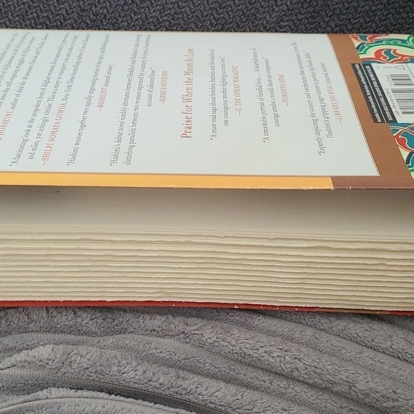 NADIA Hashimi A House Without Windows Novel Book - Picture 4 of 4